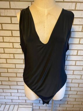 Boohoo Black Sleeveless Deep V Bodysuit